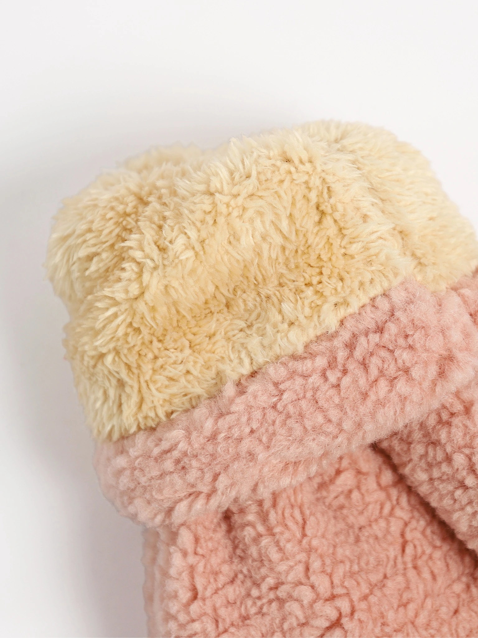 Варежки из ткани букле в ассортименте